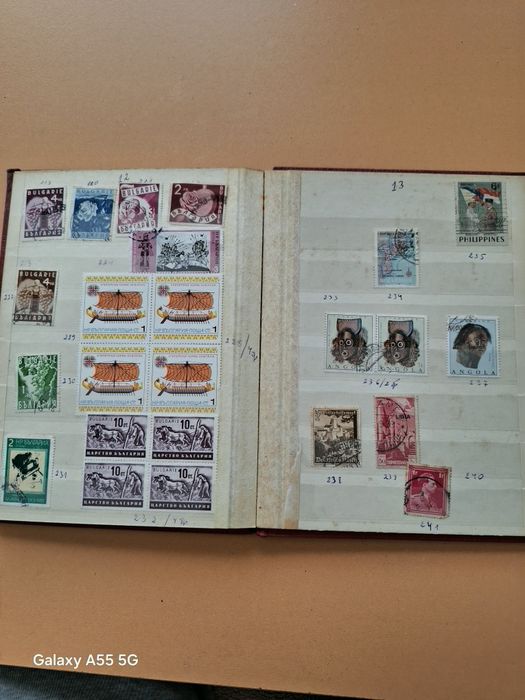 Продавам пощенски марки