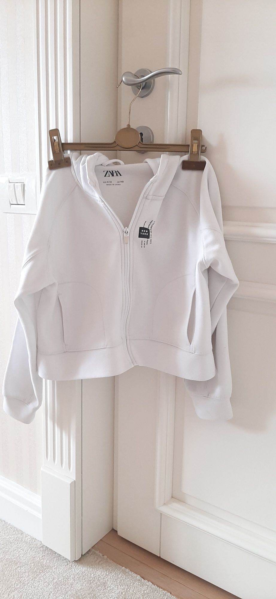 Bluze de trening fete/Zara si H&M,8-10 ani