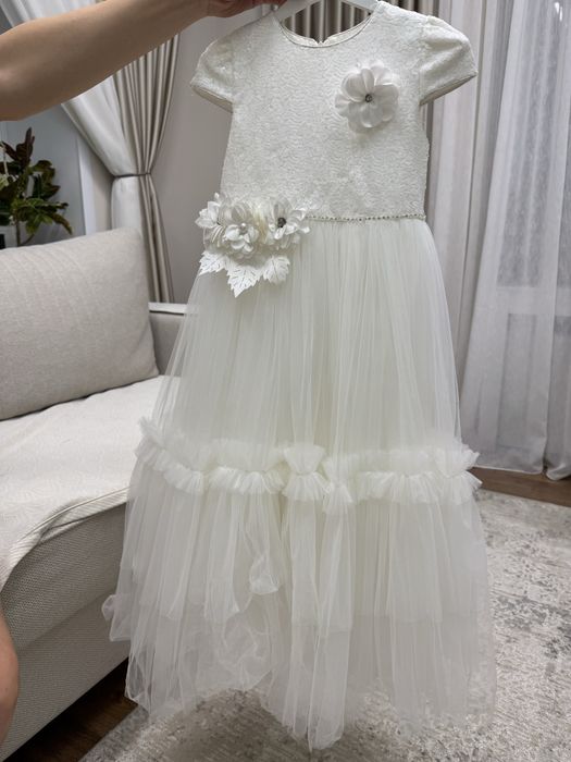 Нарядное платье для девочки