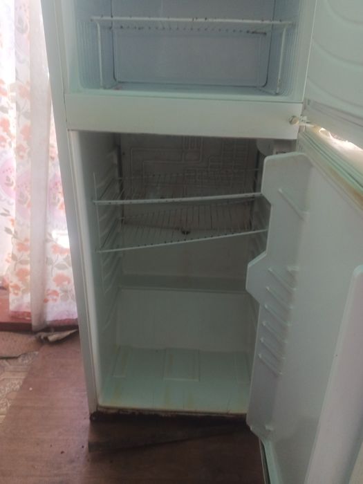 Продам холодильник