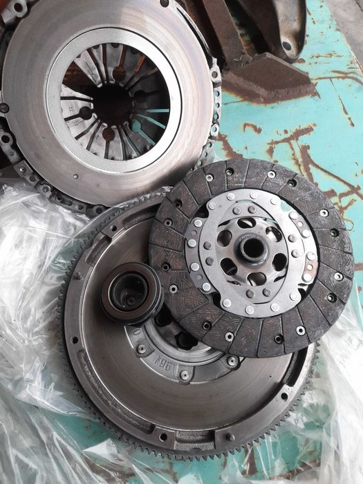 Kit ambreaj vw t5 transporter 1.9 2.0 Sachs