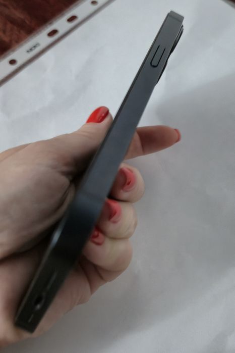 Vând IPhone 13 , 128 GB