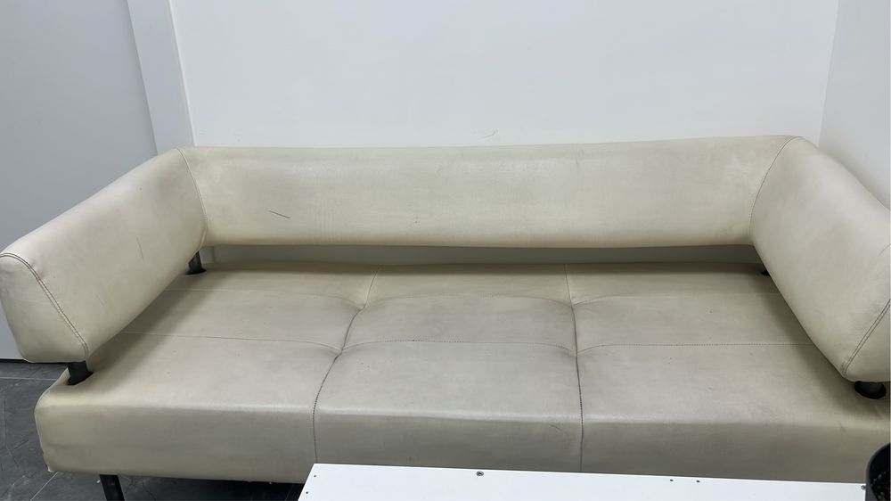 продам диван офисный в отличном состоянии