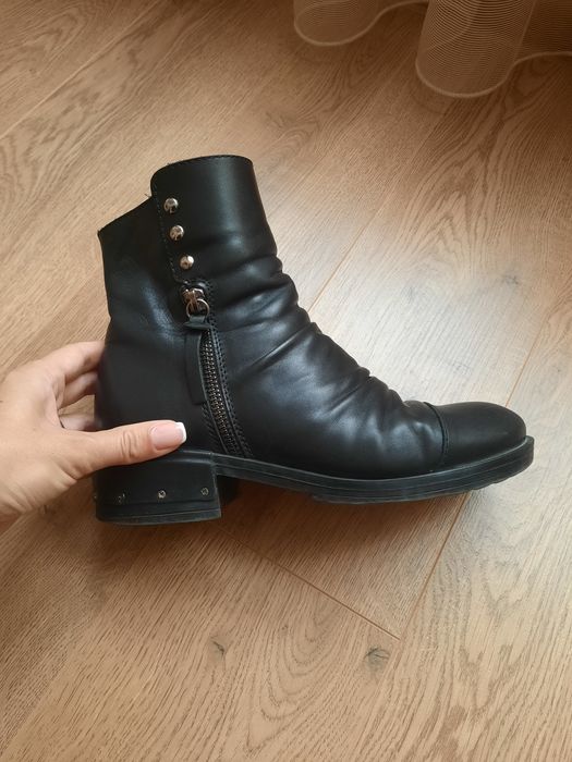 Дамски черни боти