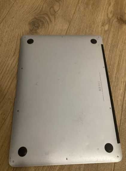 Laptop MacBook Air Early 2014; Pata ecran