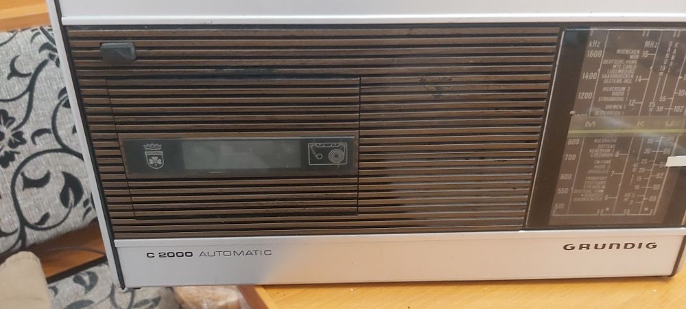 Radio Grundig C2000