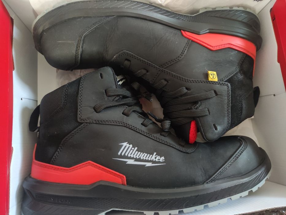 Високи работни обувки MILWAUKEE Flextred s3s 42 номер