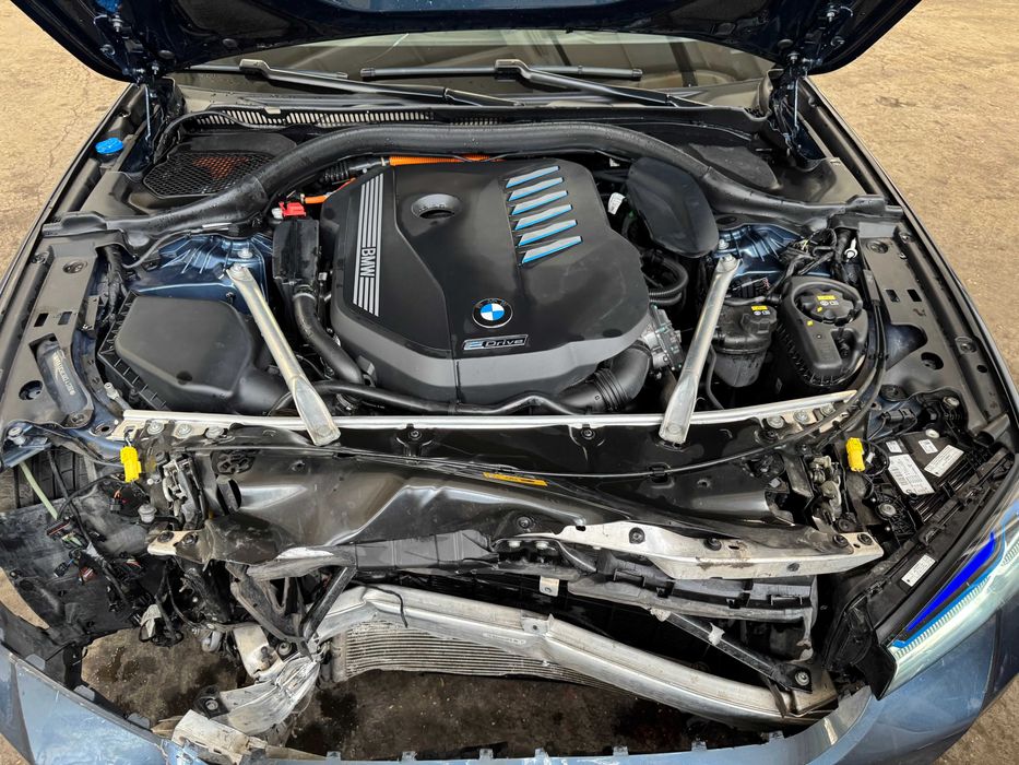 BMW 545e Xdrive avariat