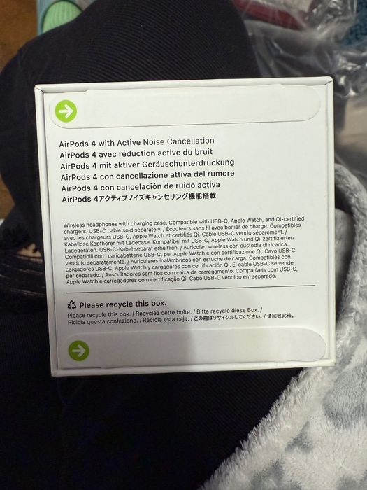 AirPods 4 with Active Nosie Concellation