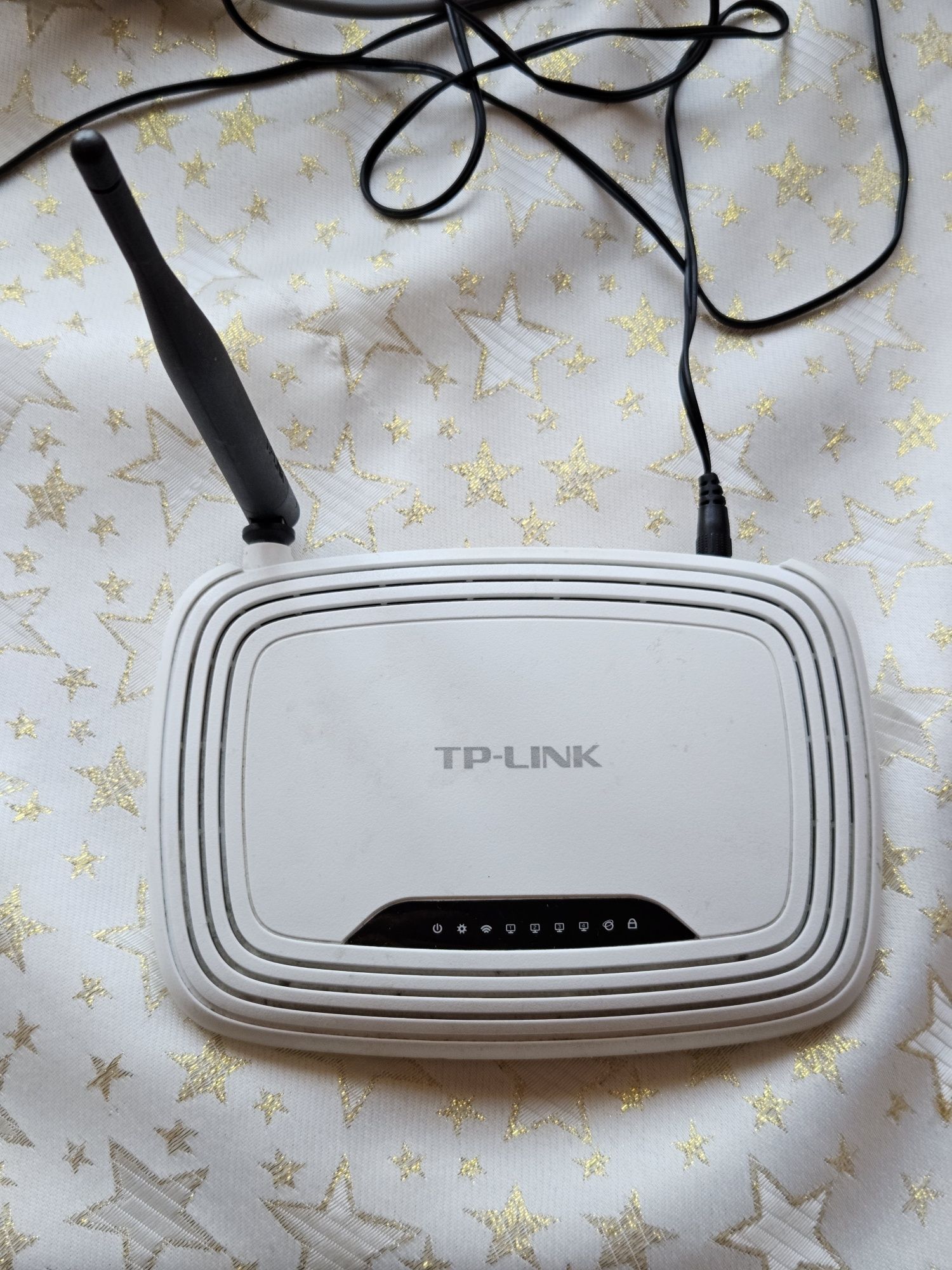Безжични Рутери TP-Link и D-Link