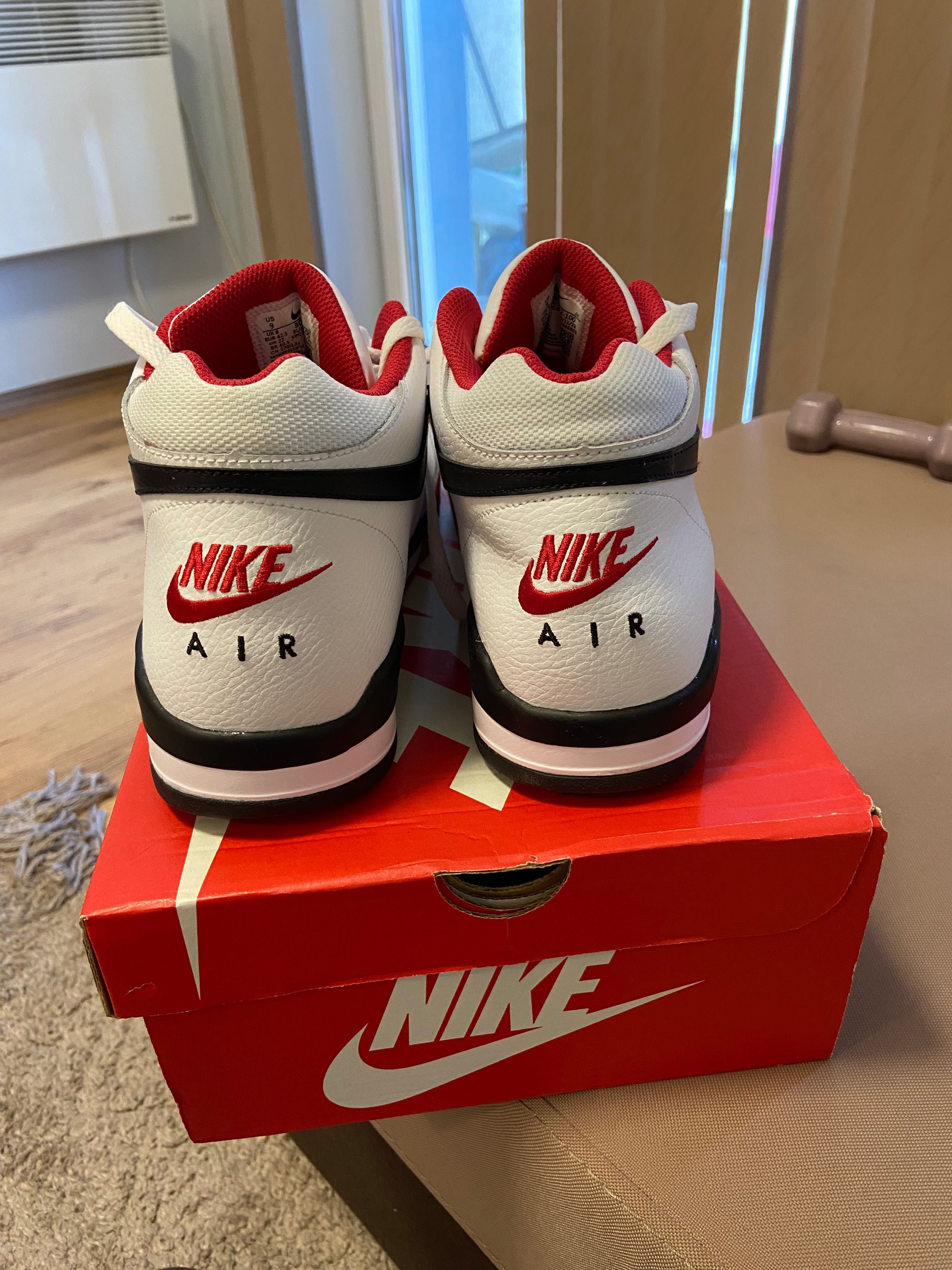 Кецове/Маратонки Nike Air Flight  42,5 Номер