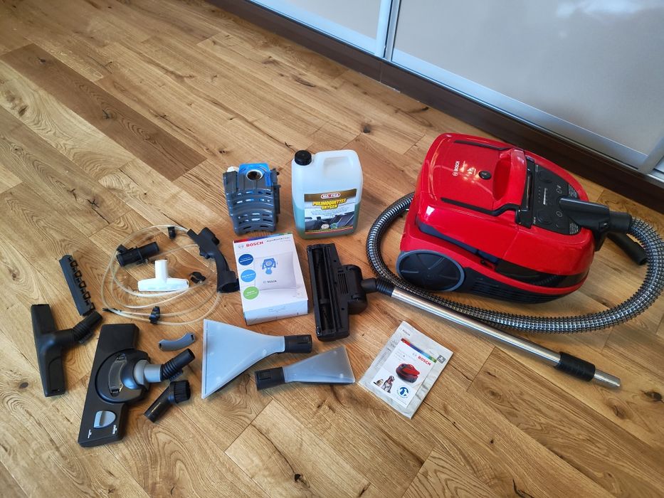 Aspirator cu spălare Bosch BWD421PET – stare excelentă, folosit foarte