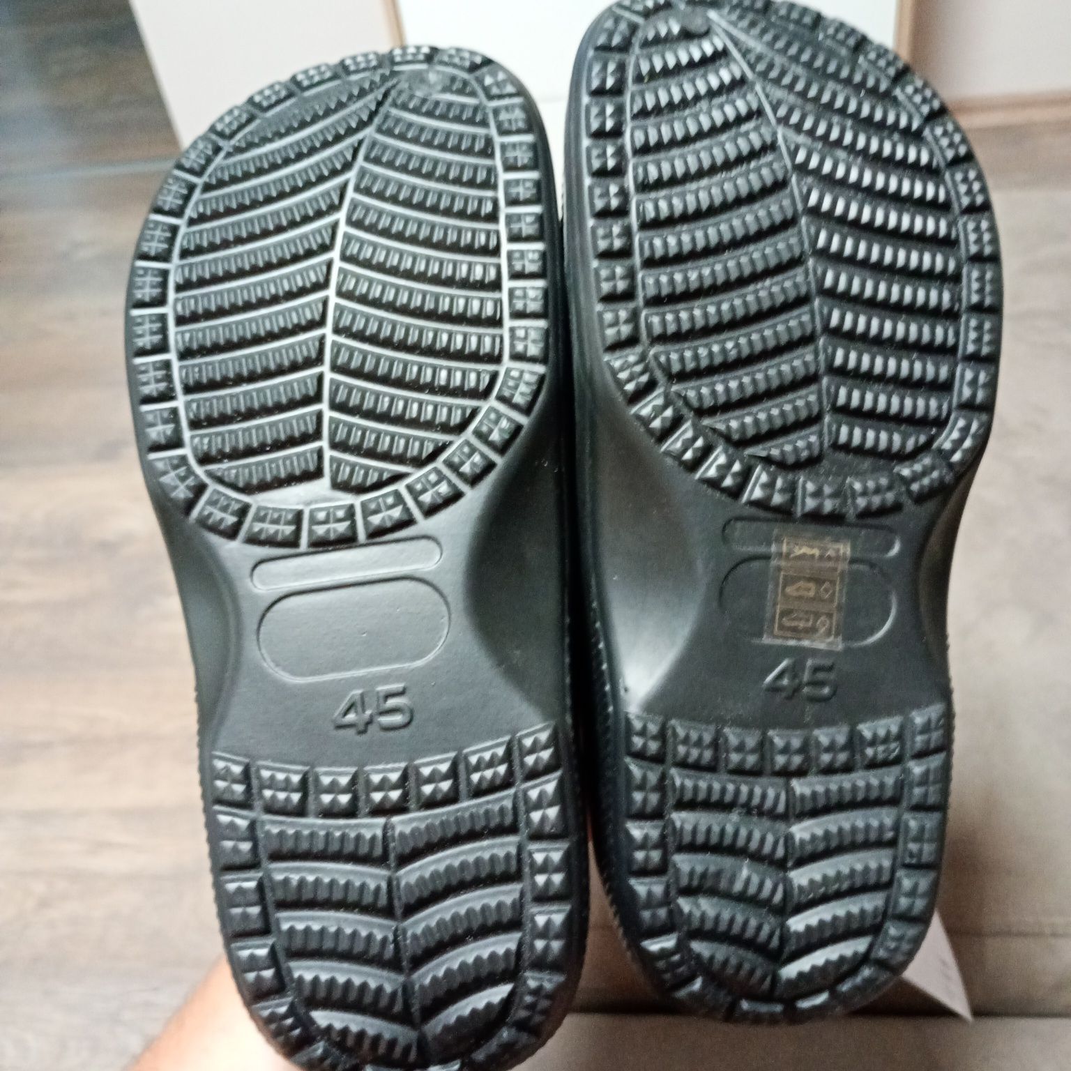 сандали от типа CROCS