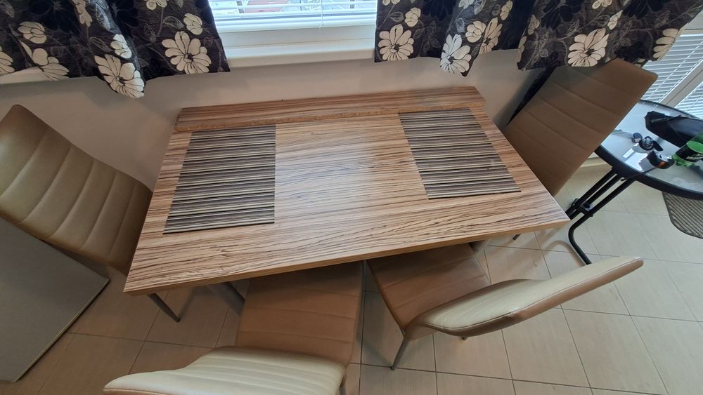 Масичка за хранене + 4 стола -eко кожа