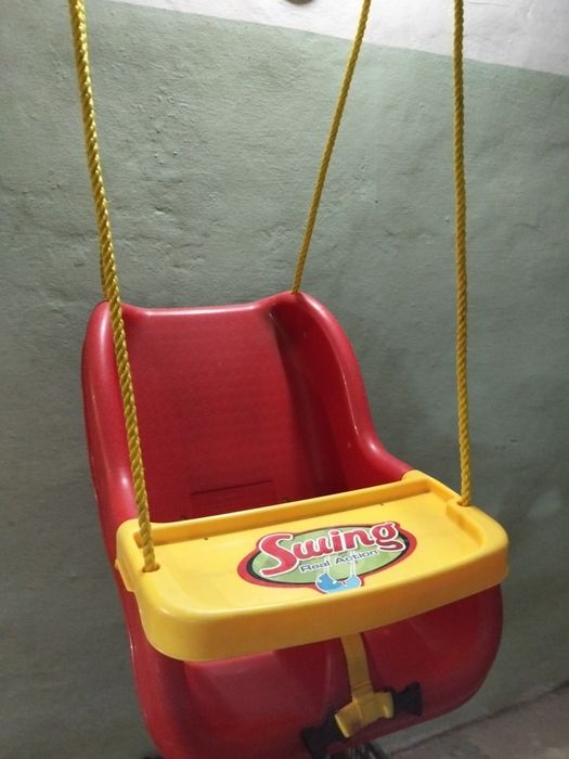 Продаётся детская качеля.