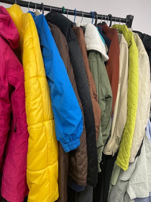 Vând haine second hand