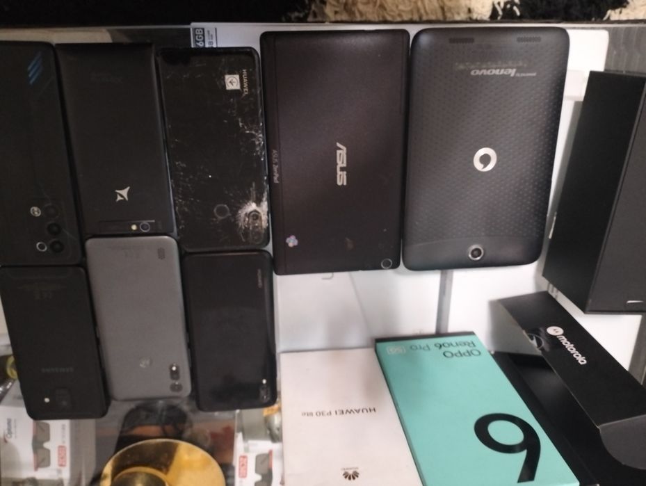 Lot telefoane și tablete funcționala!