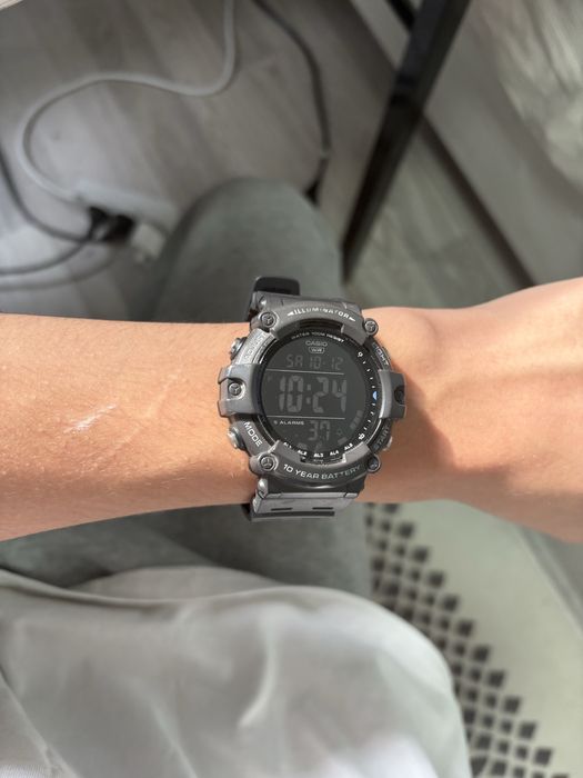 Новый часы Casio ОРИГИНАЛ,покупал в корее,в отличном состоянии