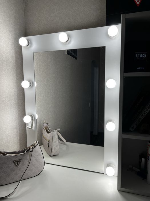 Продам туалетный столик