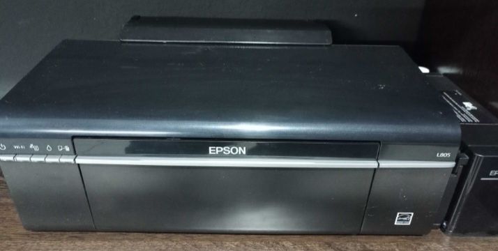 Svetnoy printer Epson l 805 satiladi