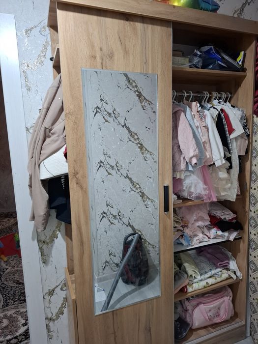 Prixojiniy mebel sotiladi