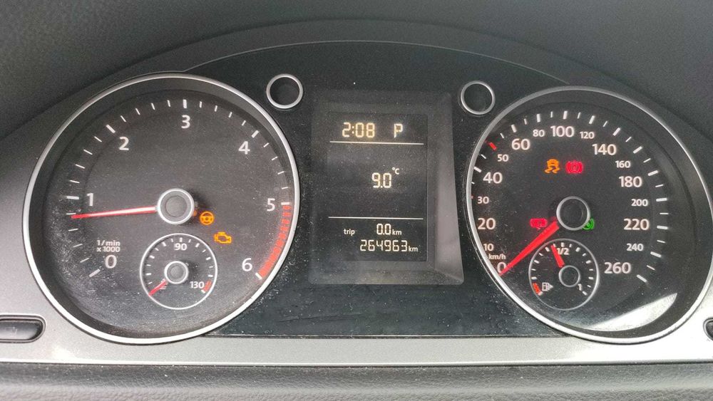 Vând Vw Passat B6
2.0 140 cp 103 kw