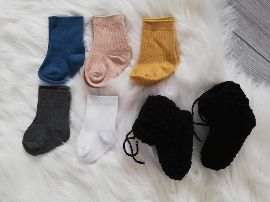 Lot caciula manusi ciorapi