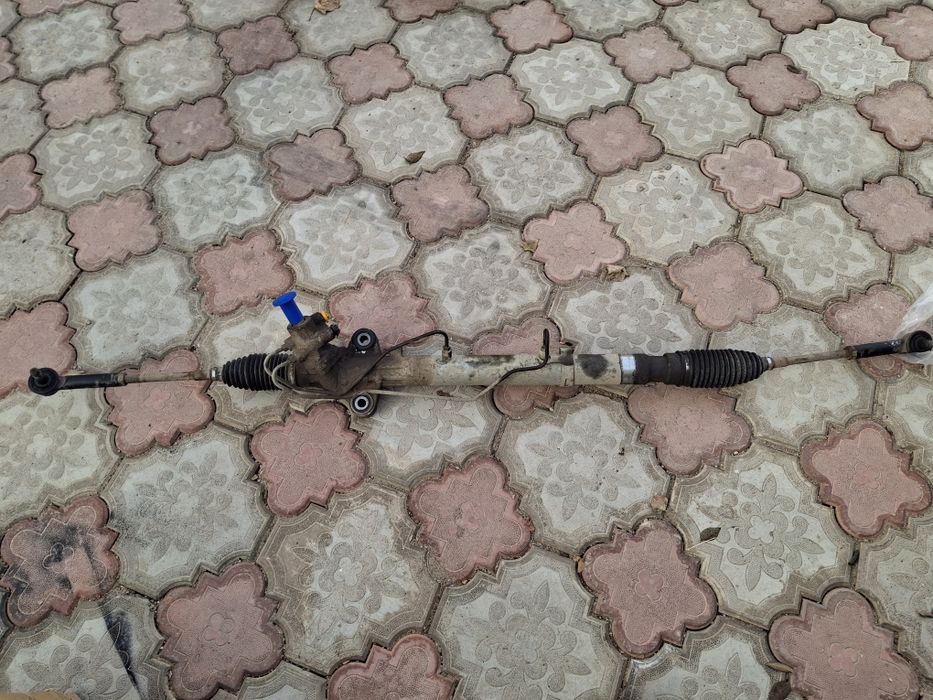 Продам  рулевая рейка тоиота хаис Н200 хороший состояние