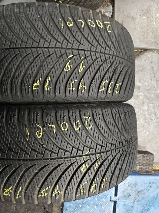 235 45 17 m+s goodyear allseason