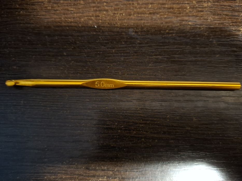 Croșetă Metalică (5.0 mm) - Culoare Auriu - Pentru Fire Medii/Groase