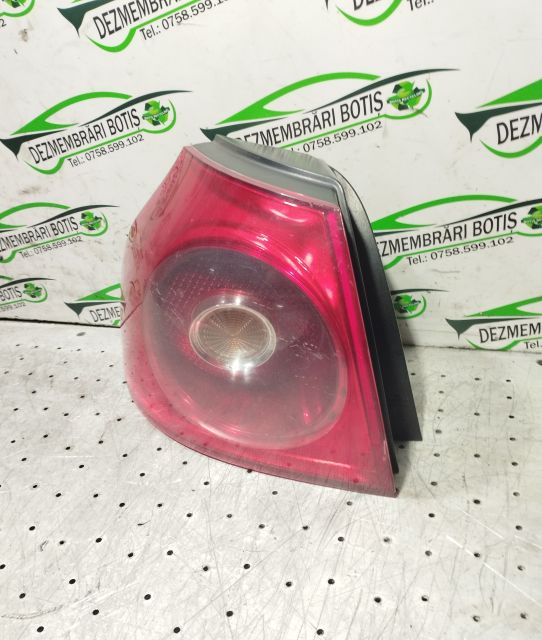 Lampa / Tripla stop stanga pe aripa 1K6 945 095N Volkswagen VW Golf a