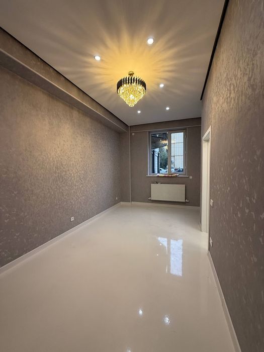 Юнусабад 8 квартал. Продается квартира  2/1/11