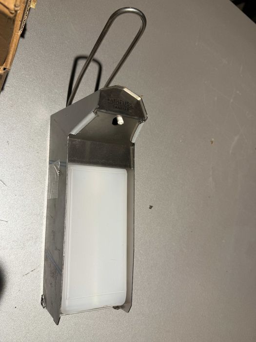 Vând 2 bucati dozator de săpun din inox, marca Kuhfuss Sanitär