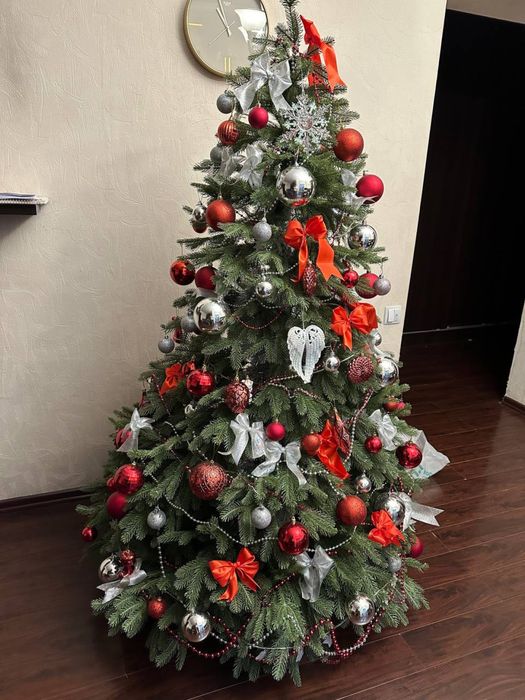 Продам елку  1.80