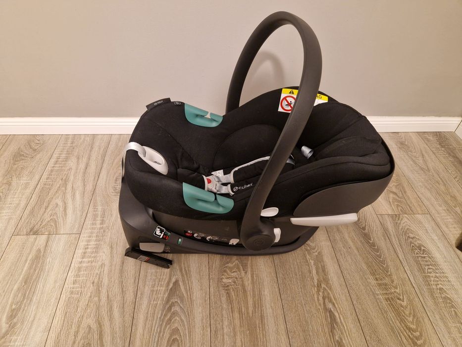 scoica Cybex Aton B2 + baza ISO FIx.