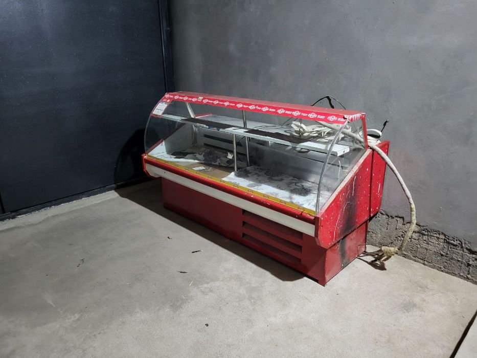 Холодильник для магазина