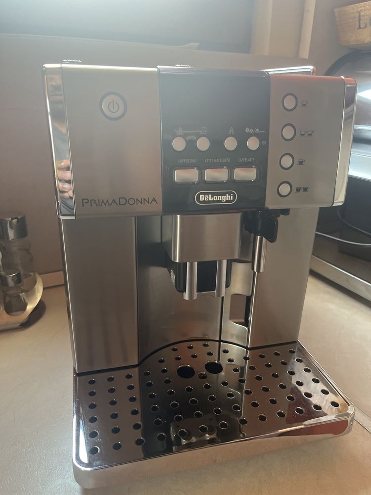 DeLonghi PrimaDonna Кафе-Автомат/Кафе-Машина