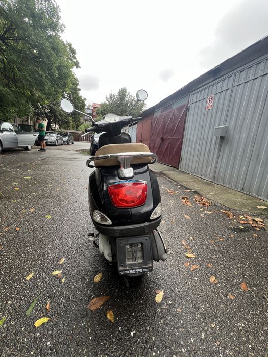 Scuter Vespa Lx 50