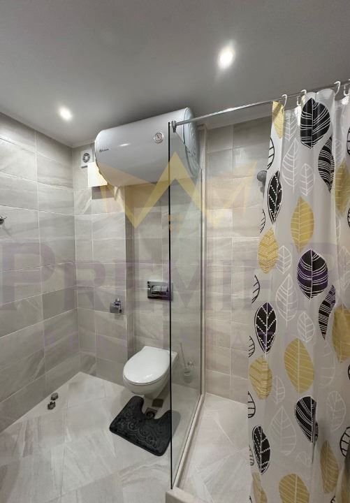 Дава се под наем Тристаен апартамент в Варна, Бриз - 90 кв.м за 700 € - Снимка #7