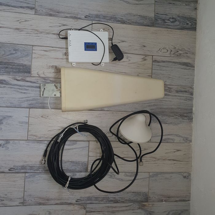 Усилитель связи для дома или бизнеса в отличном состоянии