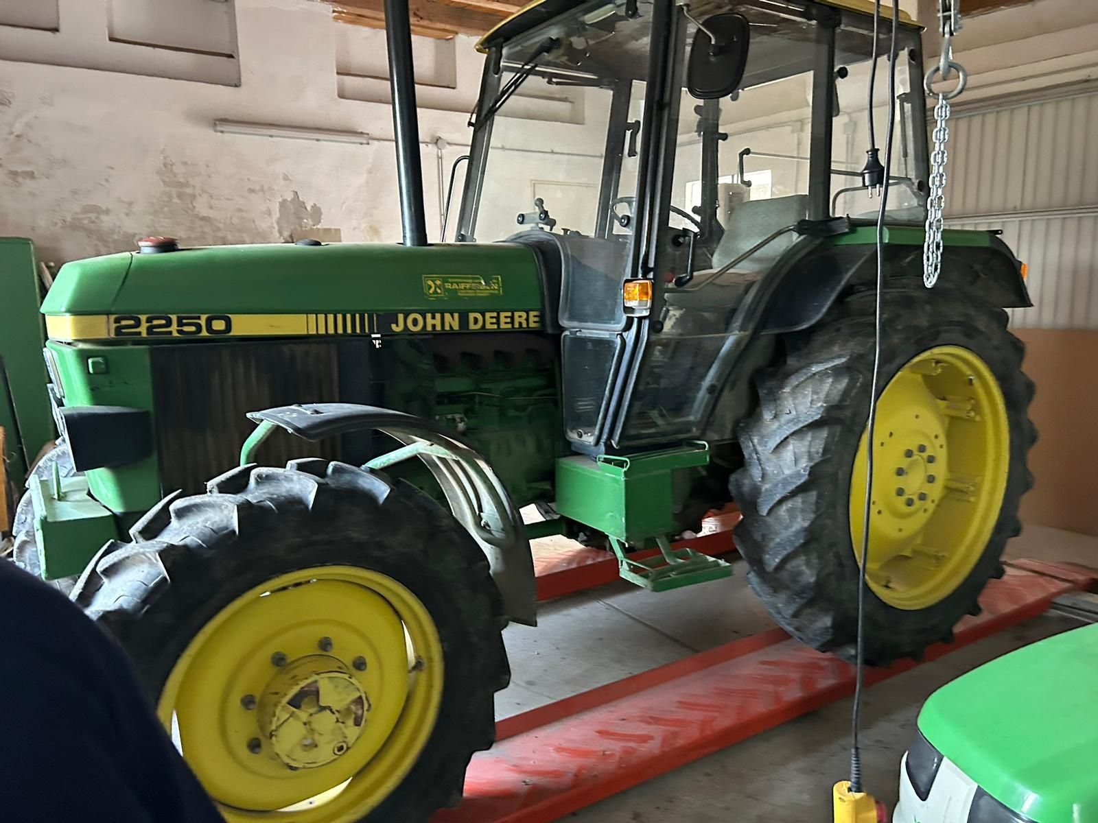 John deere 2250 4x4