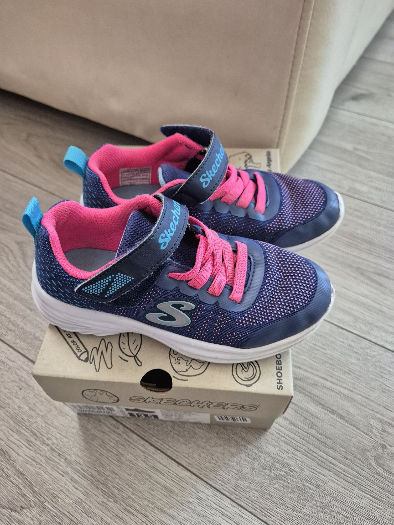 Маратонки  Skechers за момиче