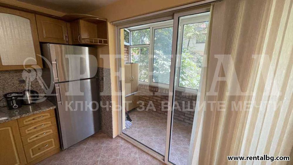 Дава се под наем Тристаен апартамент в Пловдив, Център - 115 кв.м за 600 € - Снимка #9