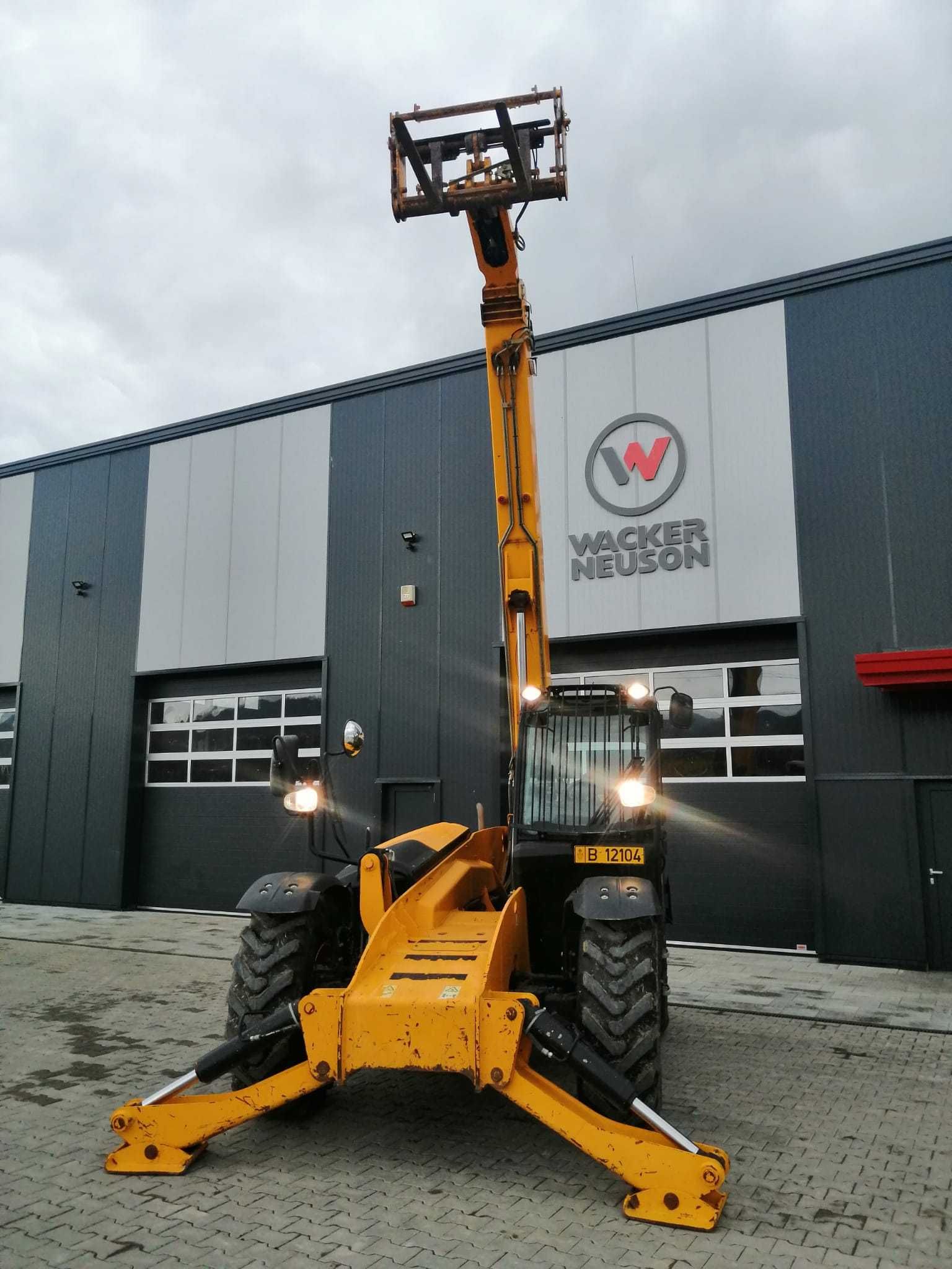 Incarcator frontal telescopic JCB 535-140