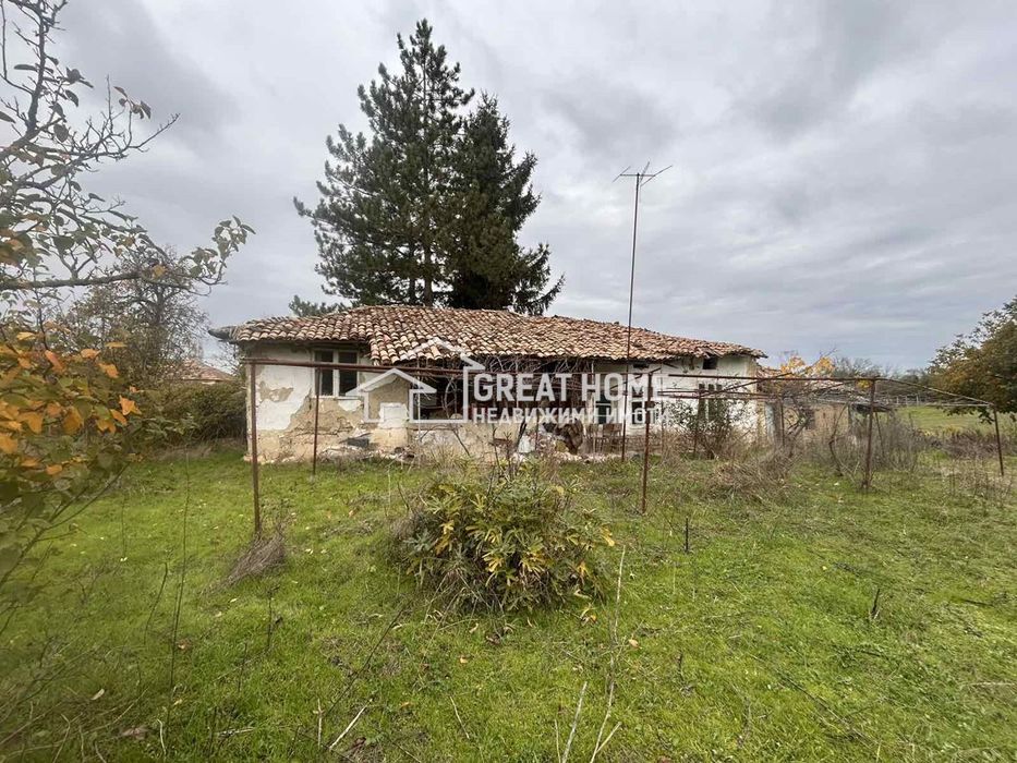 Къща в Търговище, област-с.Руец площ 200 цена 100000