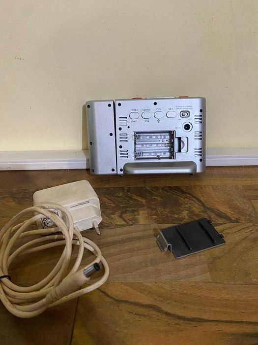 Проектор‑часовник (Beamer) за час и дата