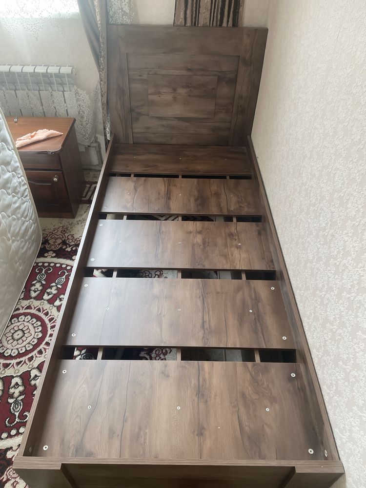 Кроват с матрасам