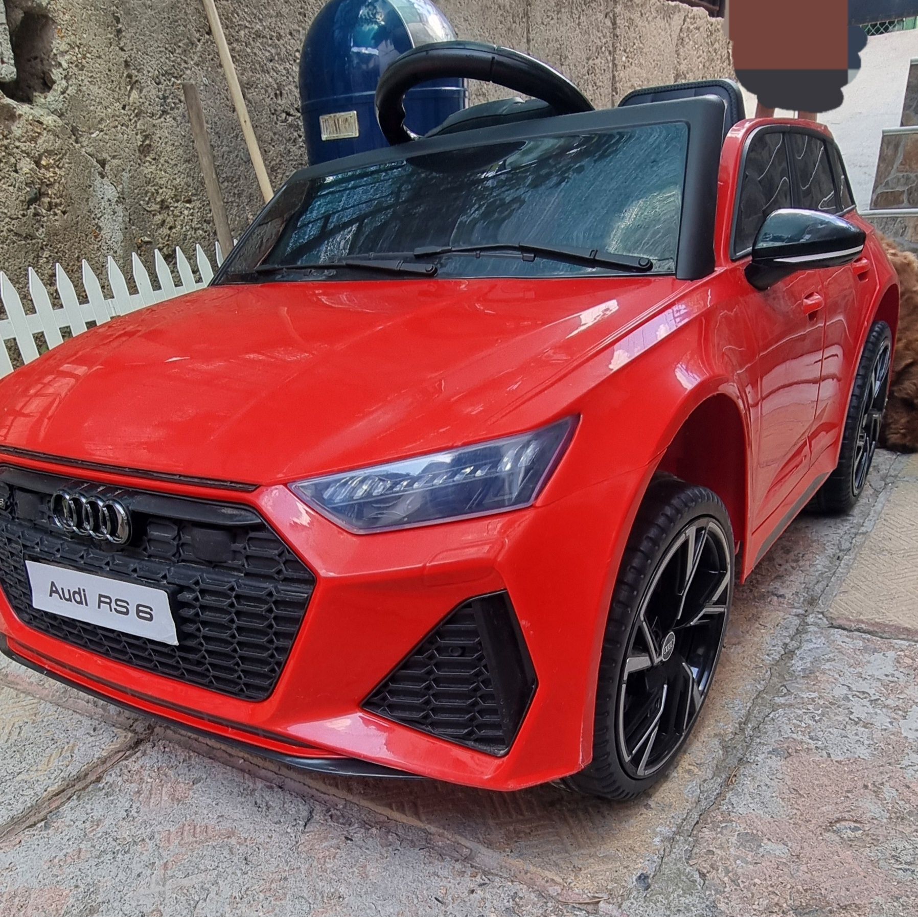 Акумулаторна детска кола Audi