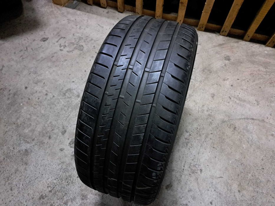 O anvelopa 275/35 R21 Bridgestone RFT