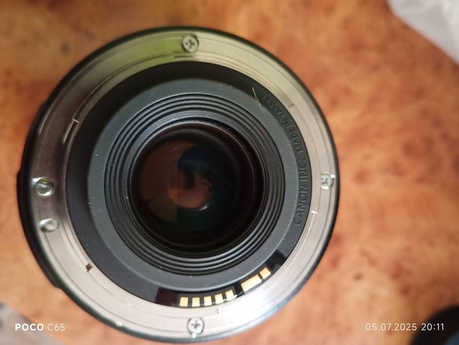 Два объектива Canon efs 17-85 ultrasonics 1:4 и Canon - EF 75-300mm ll